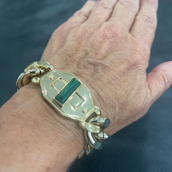 Never worn CC Skye chain bracelet with green stone on closure! - Picture 3 of 6